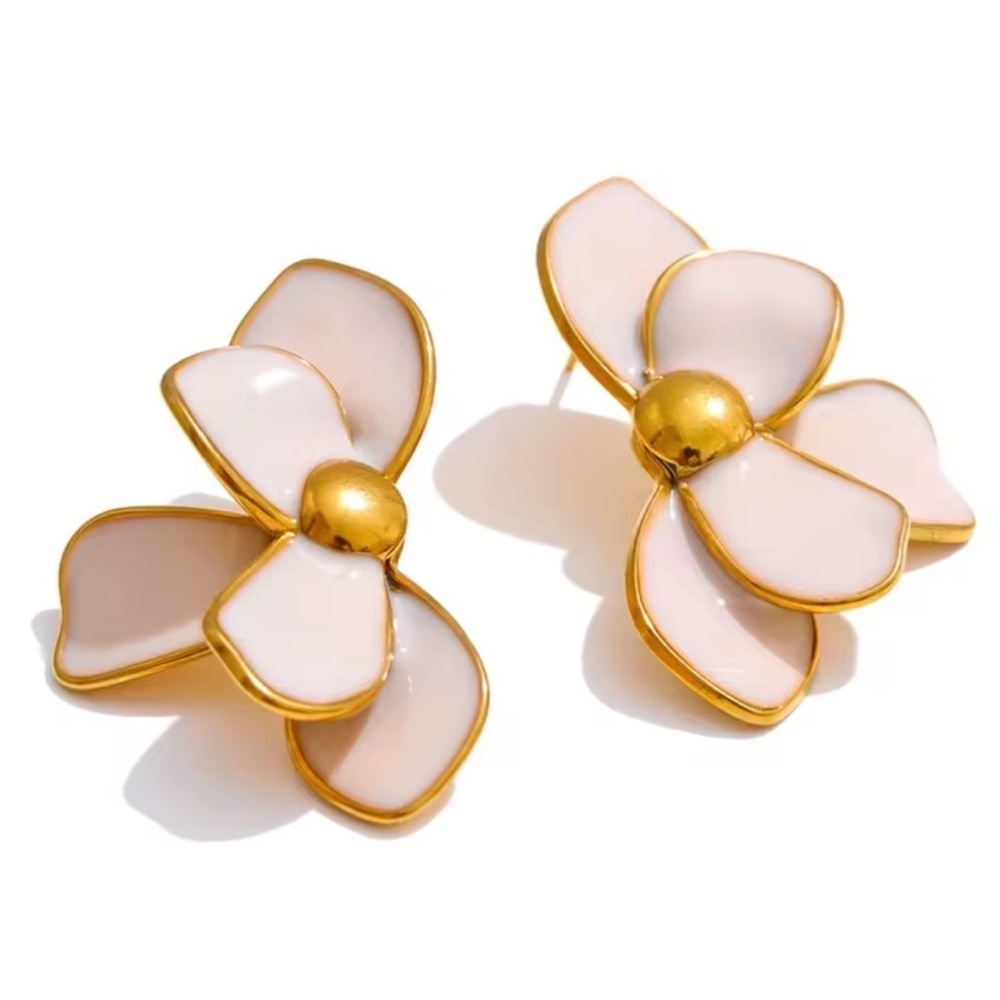Petal Flower Cream Gold Earrings